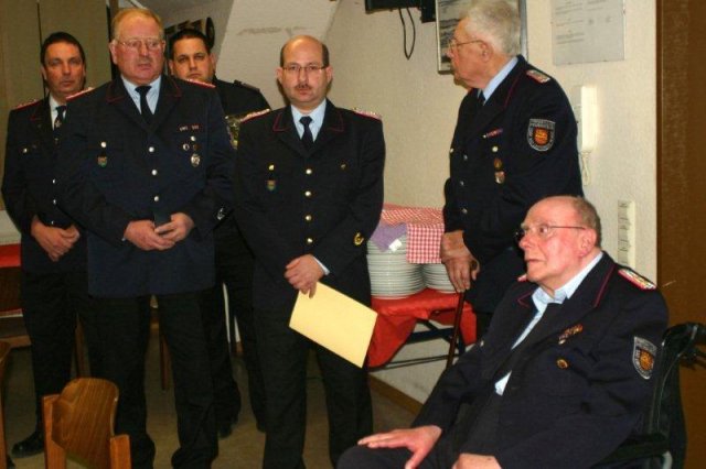 2012-02-11 -19- JHV FF BLtbg Ehrung R. Mueller (16)